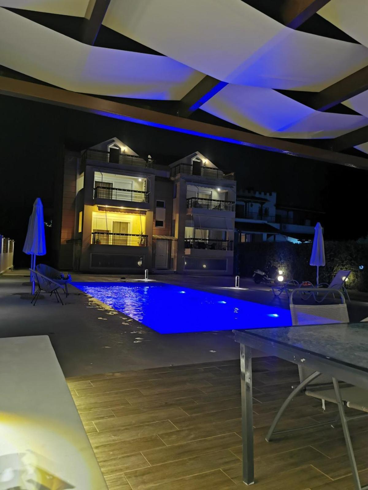 Ostria Seaside Apartments 파트라 외부 사진